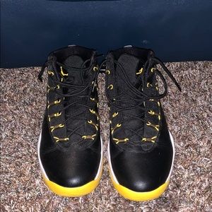 Jordon Black & Yellow Zoom